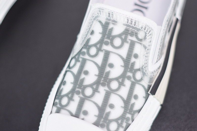 dio* x converse sneaker