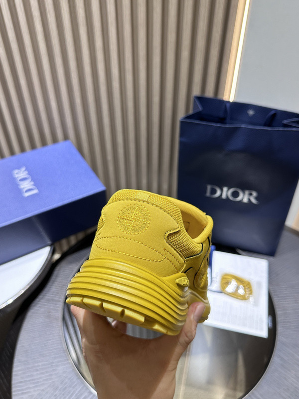 dio* sneaker