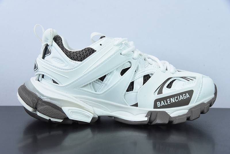 bc track sneaker